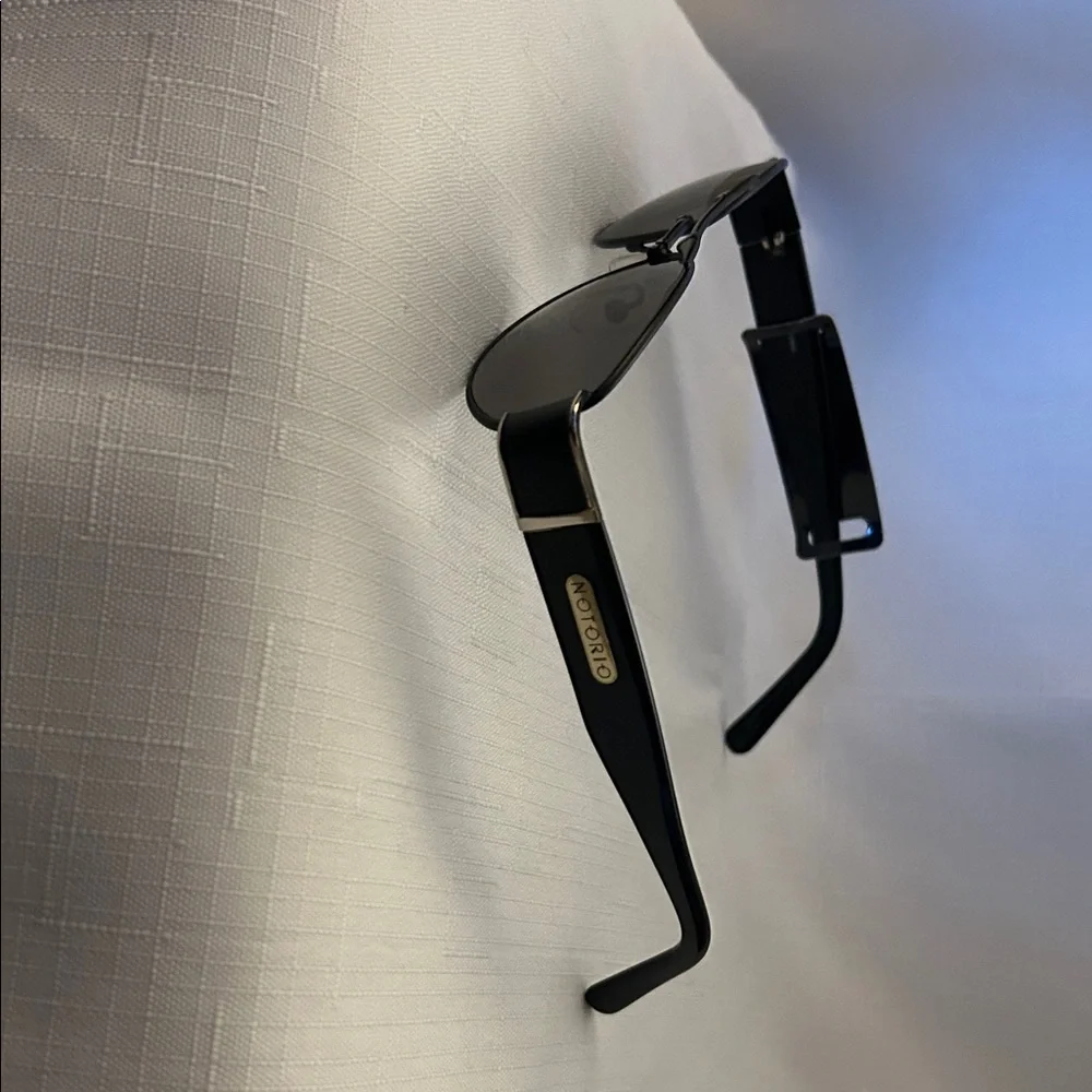 Vintage Notorio N127 Black Oval Sunglasses. New. 100% UV